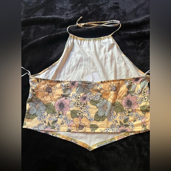 Villa yellow floral print halter top - Picture 7 of 9